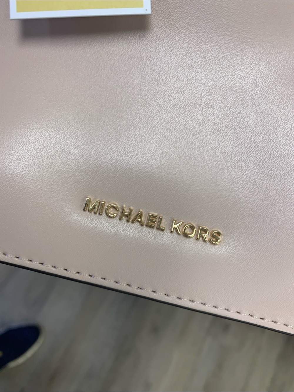 Michael Kors Blush Leather Crossbody Bag with Gold Hardware - Picture 2 of 6
